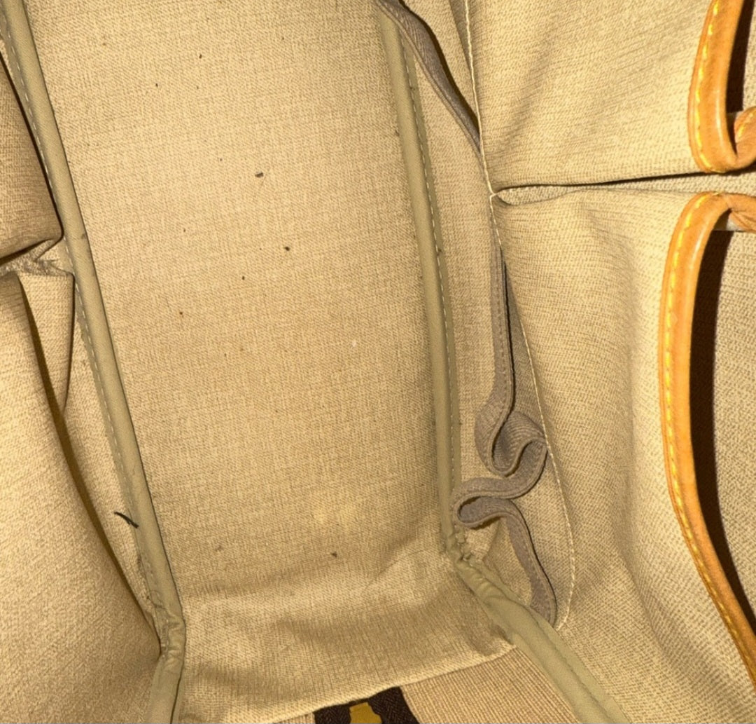 Louts Vuitton Deauville Monogram tote dust bag included