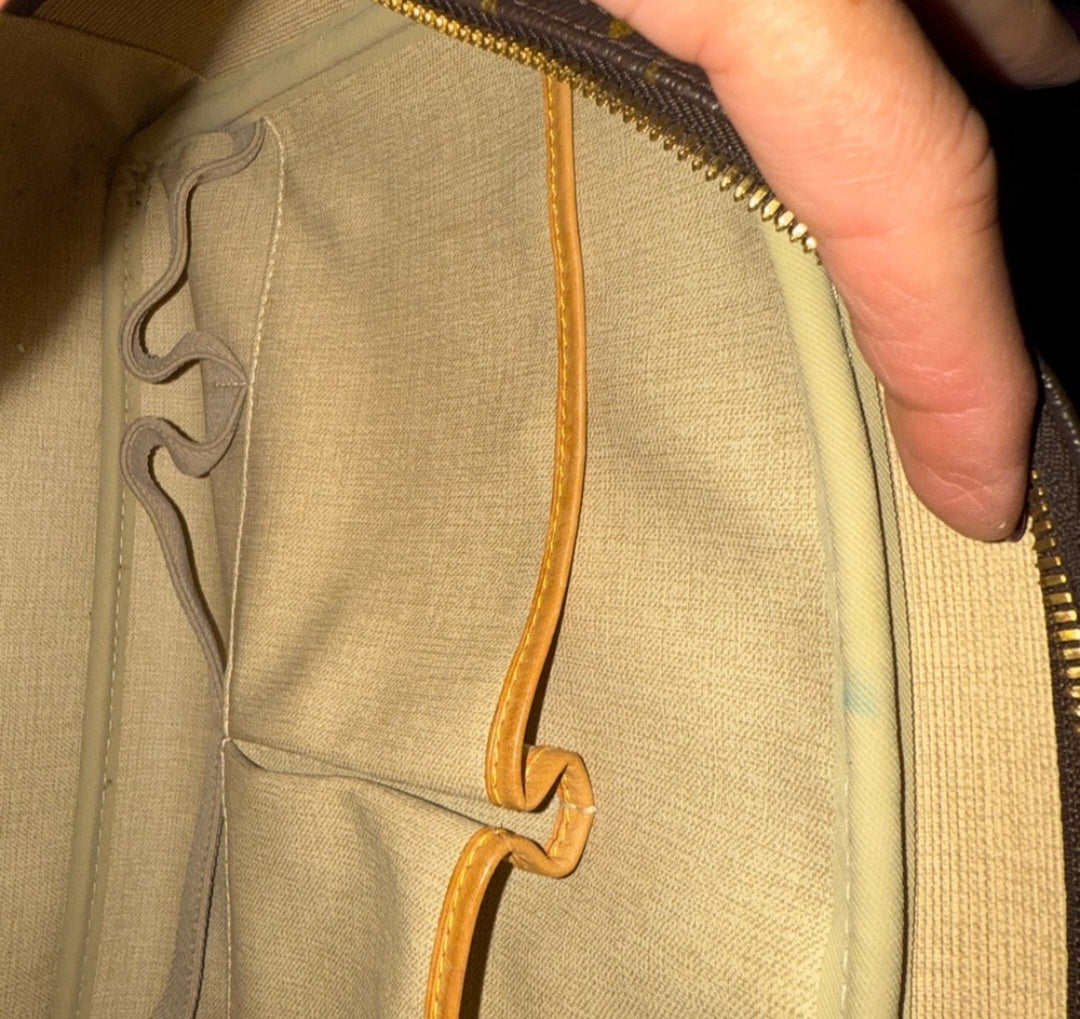 Louts Vuitton Deauville Monogram tote dust bag included