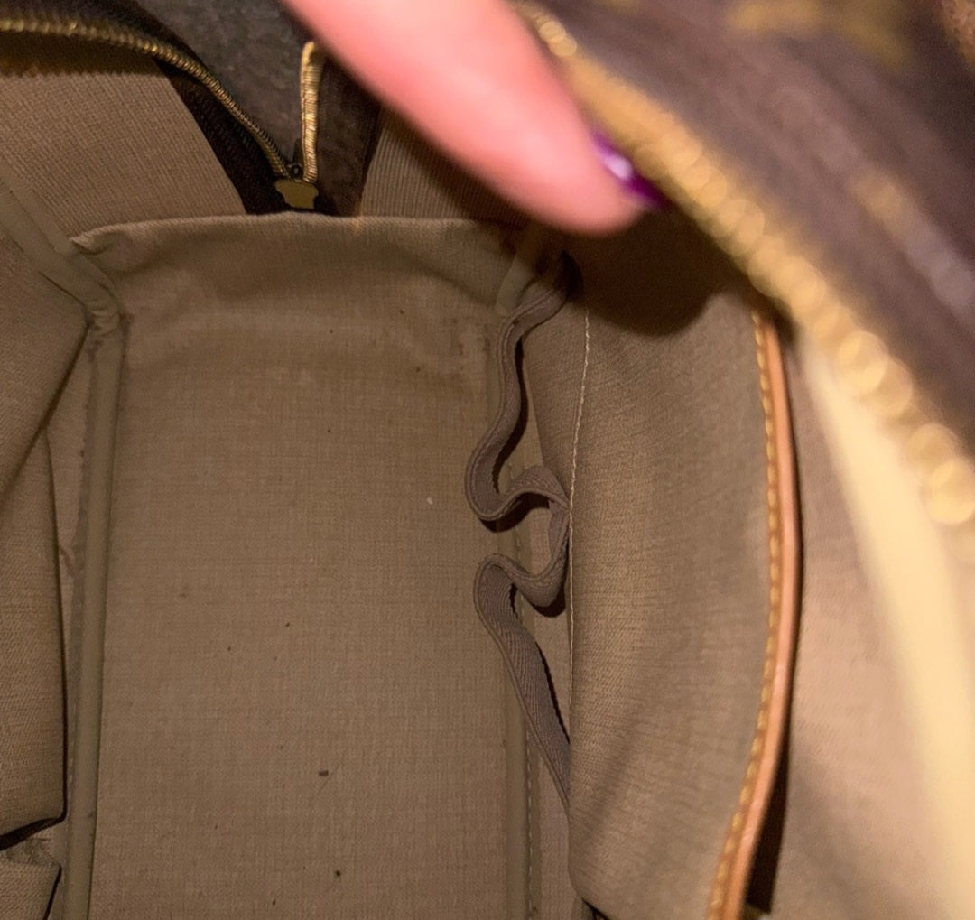 Louts Vuitton Deauville Monogram tote dust bag included