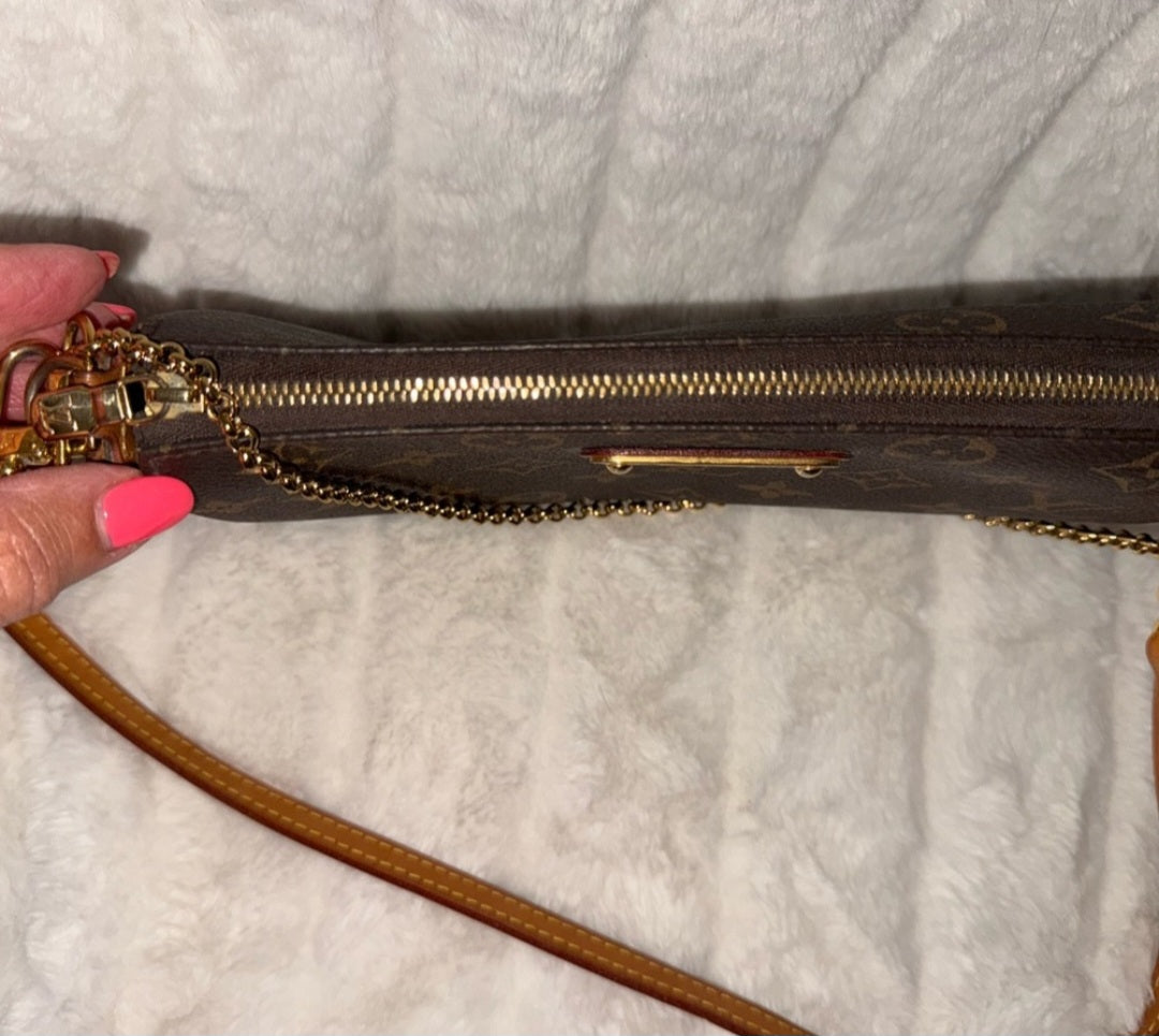 Louis Vuitton Eva Pouchette comes With leather strap and dust bag