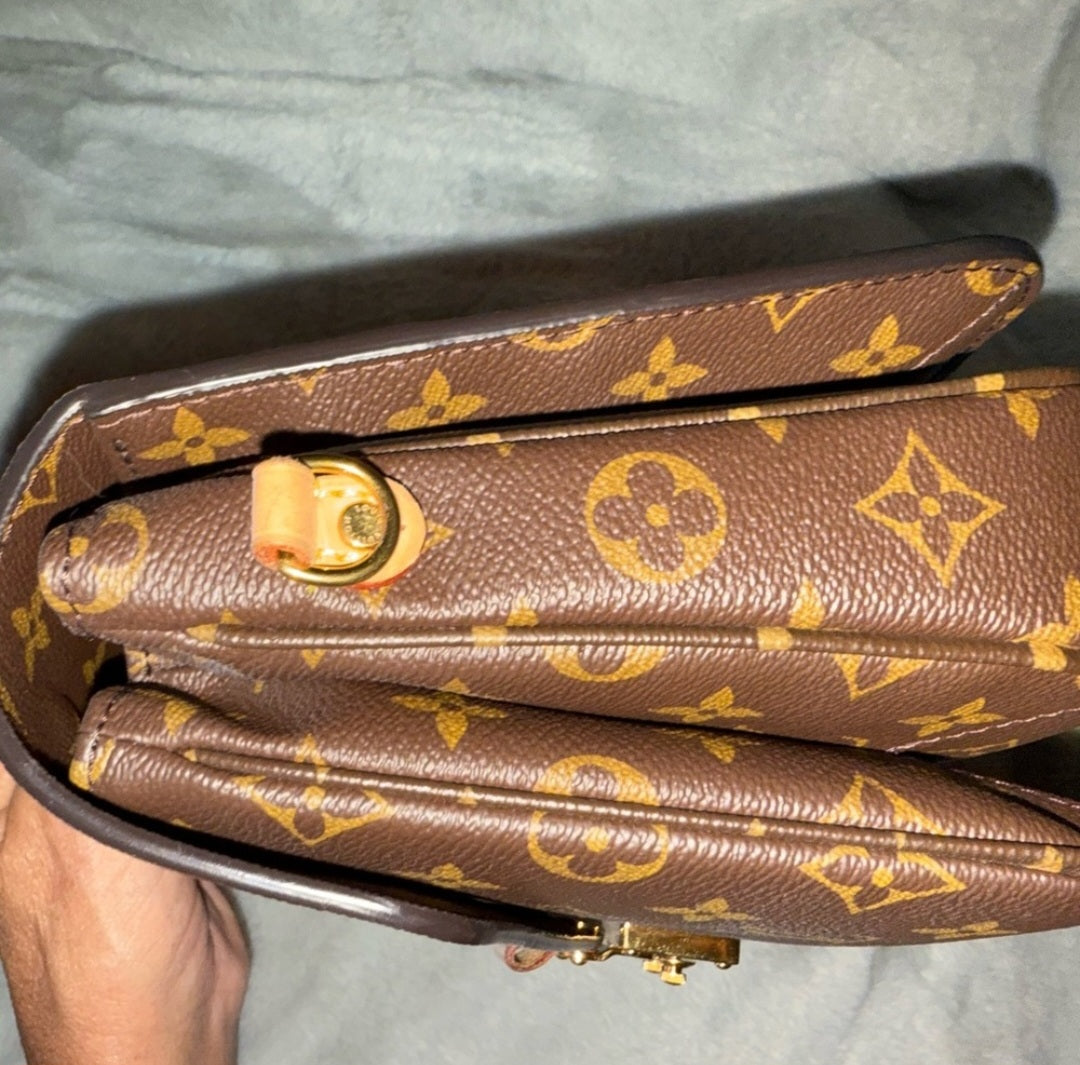 Louis Vuitton Metis monogram comes With dust bag