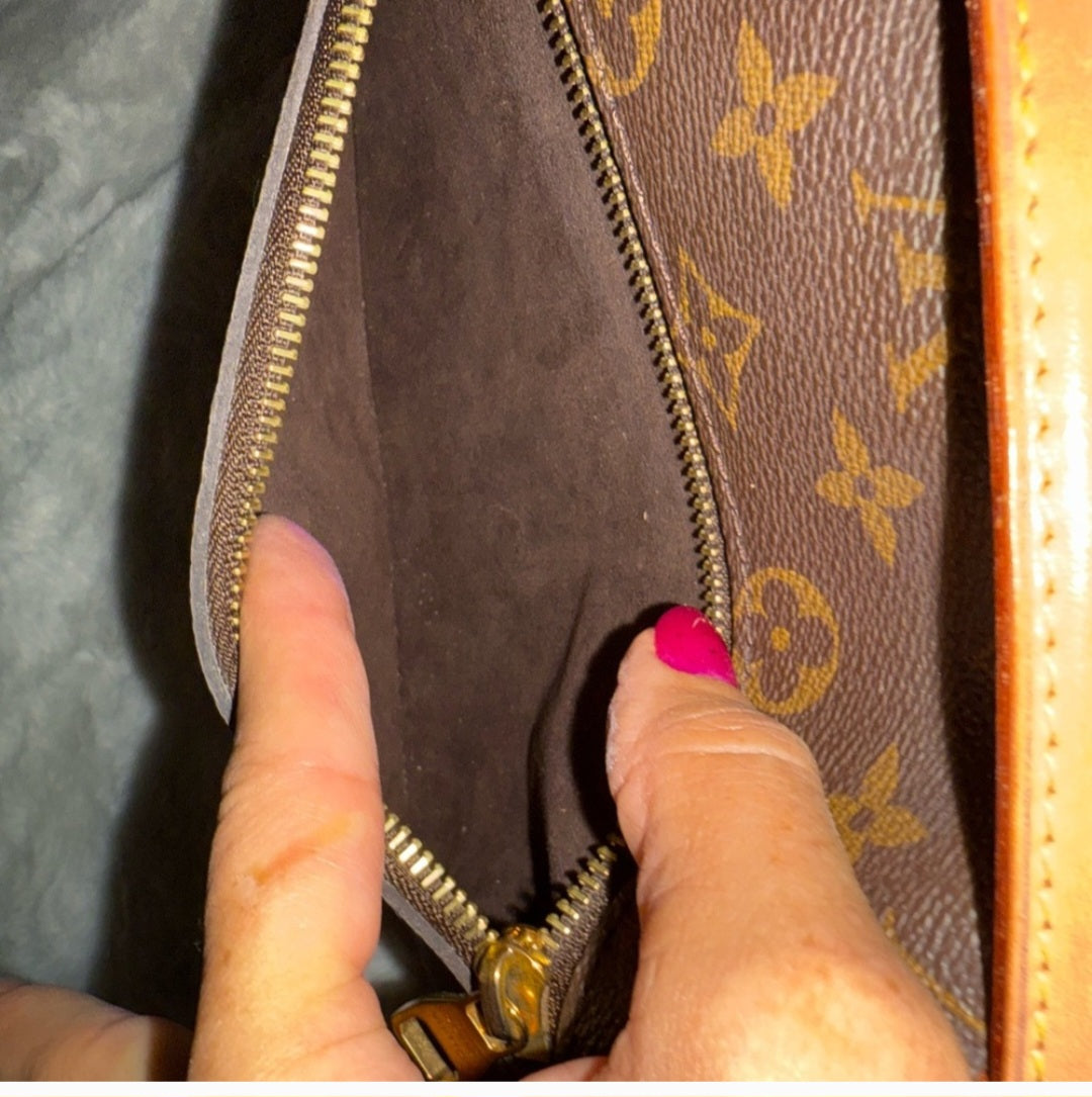 Louis Vuitton Metis monogram comes With dust bag