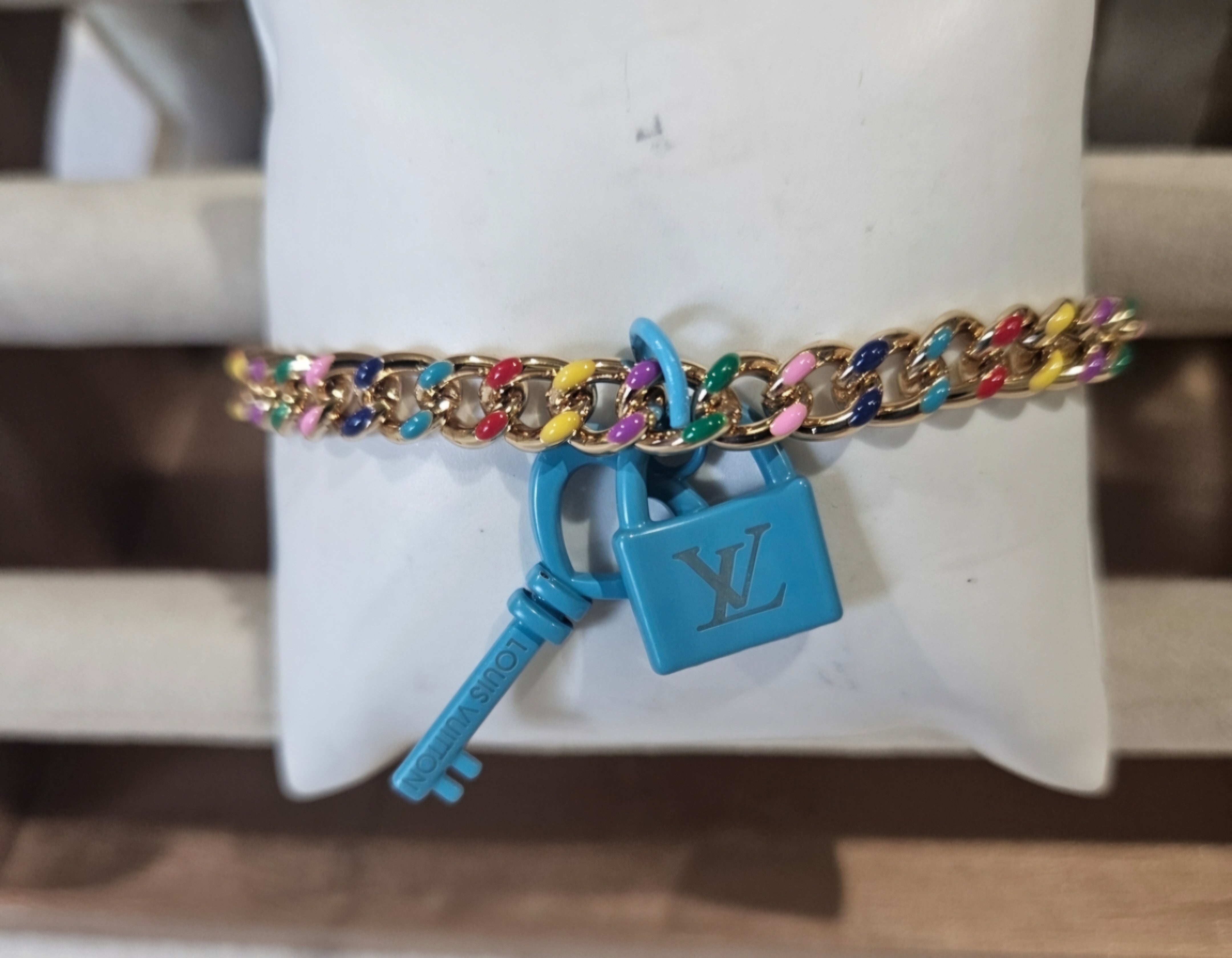 Colorful link bracelet with Louis Vuitton blue black and keycharm