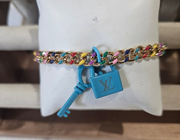 Colorful link bracelet with Louis Vuitton blue black and keycharm