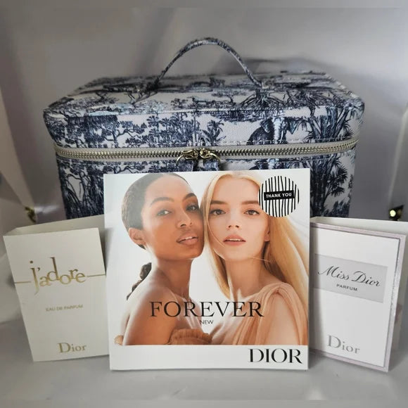 Dior Aroun T e Wor Zippered Large Train Case with Luxury Samples