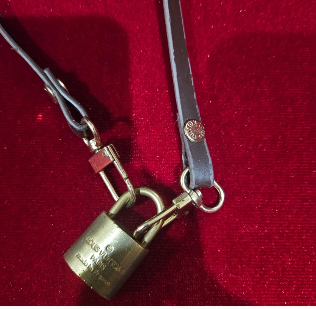 Louis Vuitton Lock #318 necklace